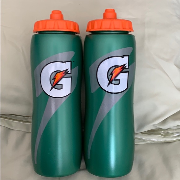 gatorade Dining Gatorade 32oz Green Squeeze Water Bottles 2 Pack
